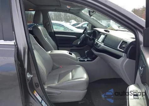 2015 Toyota Highlander Xle V6 z USA, uszkodzony, nr VIN 5TDJKRFH0FS204951